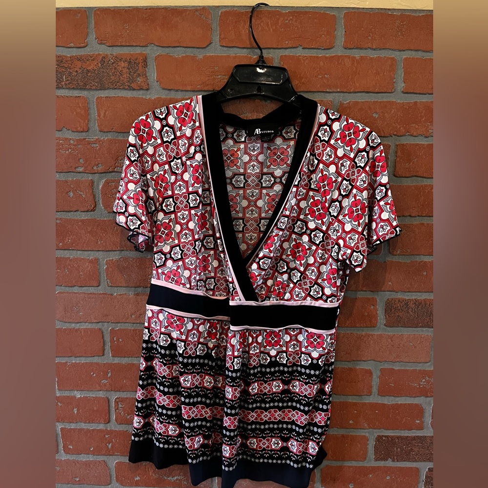 AB Studio Woman’s Blouse - size Large
